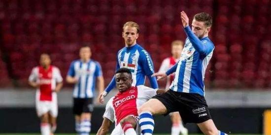 在轻松氛围 在轻松氛围