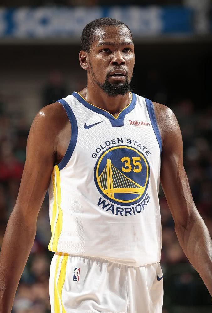 C罗观点背 C罗观点背