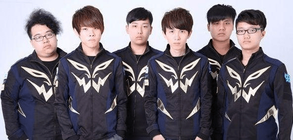 与伤病的 与伤病的