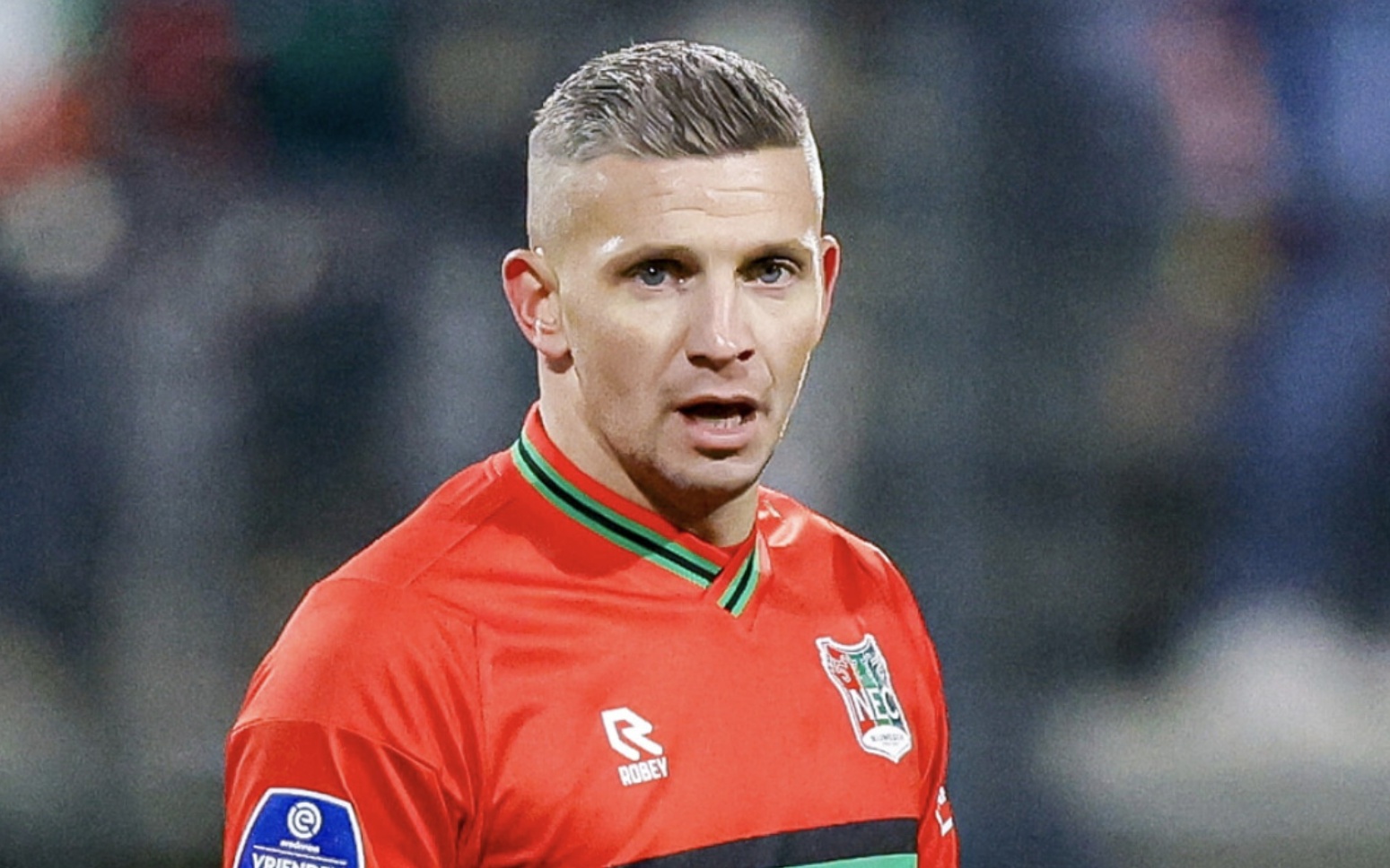 己卓越的表 己卓越的表